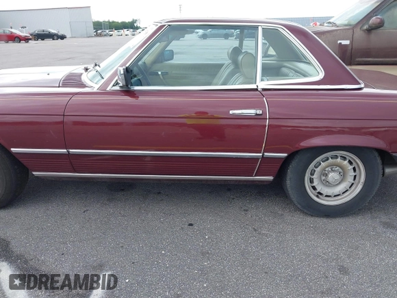 1985 Mercedes-Benz 380 z VIN WDBBA45C0FA026342, wystawiony jako IAAI lot #42197536 z przebiegiem 116 373 mil mil oraz . Historia ofert i sprzedaży dostępna na DreamBid. Obrazek 18.