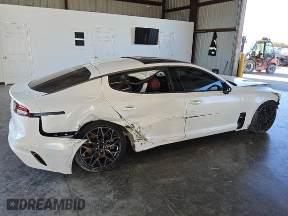 2023 Kia Stinger GT-Line with VIN KNAE35LD7P6135618, listed as a Copart auction lot 81674564 with 20,068 mi miles and Clean Title. Bid and sale history available at DreamBid. Image 3.