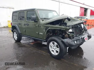 2021 Jeep Wrangler Unlimited Willys с VIN 1C4HJXDN5MW592125, выставлен на аукционе IAAI как лот 40821100 с пробегом 82 109 миль миль и . История ставок и продаж доступна на DreamBid. Изображение 1.
