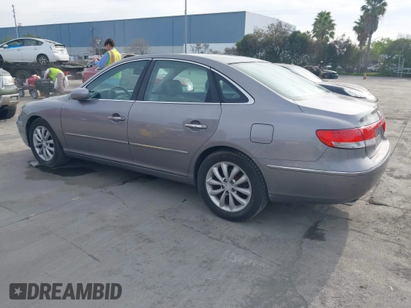 2006 Hyundai Azera SE with VIN KMHFC46F06A121940, listed as a IAAI auction lot 41707660 with 209,461 mi miles and . Bid and sale history available at DreamBid. Image 3.