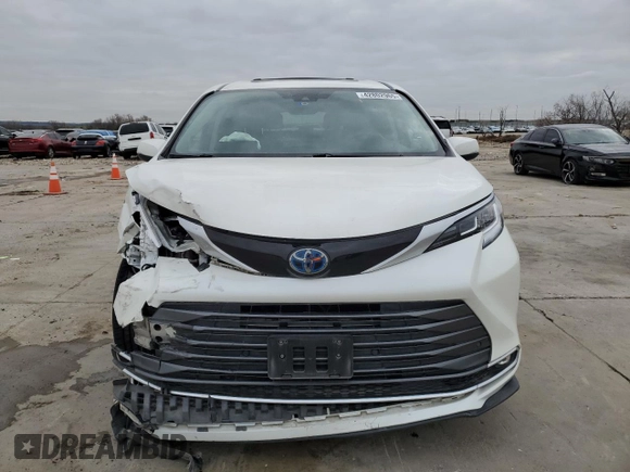2021 Toyota Sienna Limited with VIN 5TDZRKEC9MS043492, listed as a Copart auction lot 42802965 with 85,190 mi miles and Salvage Title. Bid and sale history available at carsss.com. Image 5.