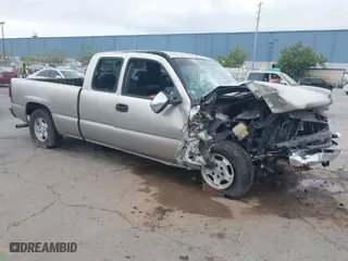 2001 Chevrolet Silverado 1500 LS with VIN 2GCEC19T311109560, listed as a IAAI auction lot 42065330 with 271,232 mi miles. Bid and sale history available at carsss.com. Image 1.