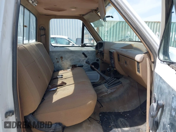 1990 Ford F-150 with VIN 1FTEF14N0LKA50583, listed as a IAAI auction lot 41991153 with 75,504 mi miles and . Bid and sale history available at DreamBid. Image 5.