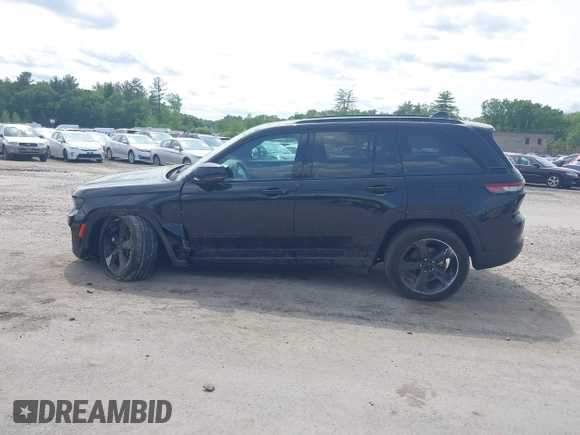 2023 Jeep Grand Cherokee Laredo with VIN 1C4RJHAG2PC660094, listed as a IAAI auction lot 42390290 with 27,802 mi miles and . Bid and sale history available at DreamBid. Image 14.