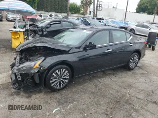 2025 Nissan Altima SV z VIN 1N4BL4DV3SN324178, wystawiony jako Copart lot #55901475 z przebiegiem 16 345 mil mil oraz Szkoda całkowita • Salvage title. Historia ofert i sprzedaży dostępna na DreamBid. Obrazek 1.