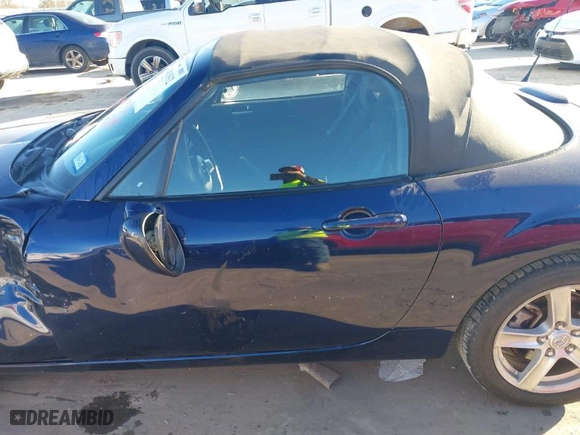 2007 Mazda MX-5 Miata Sport with VIN JM1NC25F770129613, listed as a IAAI auction lot 41481932 with NaN miles. Bid and sale history available at carsss.com. Image 14.