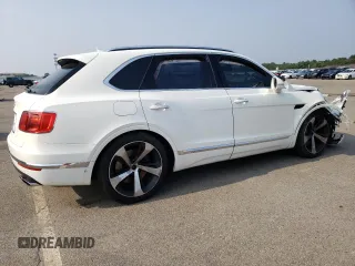 2019 Bentley Bentayga V8 z VIN SJAAM2ZV4KC026896, wystawiony jako Copart lot #57332313 z przebiegiem Nie podano mil oraz . Historia ofert i sprzedaży dostępna na DreamBid. Obrazek 3.