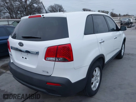 2011 Kia Sorento LX with VIN 5XYKT3A16BG130502, listed as a IAAI auction lot 41281912 with 112,761 mi miles. Bid and sale history available at carsss.com. Image 4.
