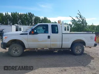 2016 Ford Super Duty F-250 SRW XLT with VIN 1FT7X2B62GEC44396, listed as a IAAI auction lot 40302095 with 154,762 mi miles. Bid and sale history available at carsss.com. Image 15.