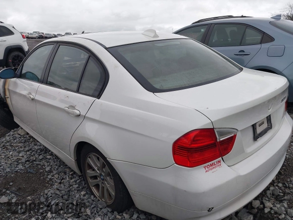 2006 BMW 3 Series 325i with VIN WBAVB13576PT05571, listed as a IAAI auction lot 41948698 with 1 mi miles. Bid and sale history available at carsss.com. Image 3.