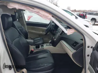 2010 Subaru Outback Premium All-Weather Anniversary z VIN 4S4BRCGC1A3333528, wystawiony jako IAAI lot #41269645 z przebiegiem 184 858 mil mil oraz . Historia ofert i sprzedaży dostępna na DreamBid. Obrazek 5.