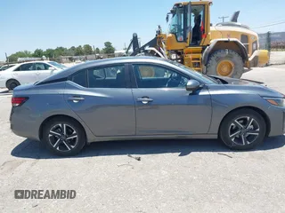 2025 Nissan Sentra SV с VIN 3N1AB8CV1SY303353, выставлен на аукционе IAAI как лот 42503250 с пробегом 7 176 миль миль и . История ставок и продаж доступна на DreamBid. Изображение 13.