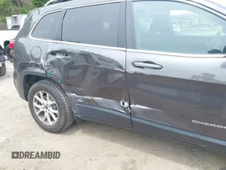 2017 Jeep Cherokee Latitude с VIN 1C4PJMCS6HW649441, выставлен на аукционе IAAI как лот 42286967 с пробегом 68 742 миль миль и . История ставок и продаж доступна на DreamBid. Изображение 6.