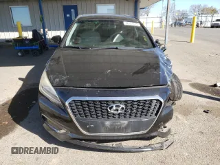 2017 Hyundai Sonata SE with VIN KMHE24L18HA051520, listed as a Copart auction lot 48121315 with 141,768 mi miles and Salvage Title. Bid and sale history available at DreamBid. Image 5.