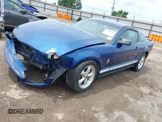 2008 Ford Mustang Deluxe with VIN 1ZVHT80NX85120503, listed as a IAAI auction lot 42530285 with 171,570 mi miles and . Bid and sale history available at DreamBid. Image 18.