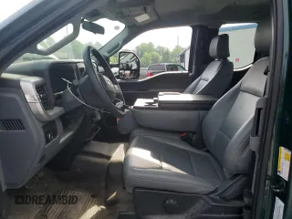 2023 Ford F-250 XL z VIN 1FT7X2BA2PEC84286, wystawiony jako Copart lot #57089975 z przebiegiem 11 321 mil mil oraz Szkoda całkowita • Salvage title. Historia ofert i sprzedaży dostępna na DreamBid. Obrazek 7.
