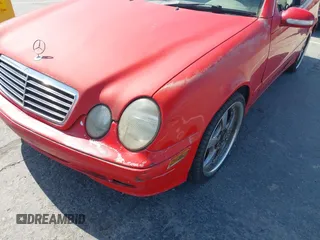 2001 Mercedes-Benz CLK 320/430 z VIN WDBLJ65GX1F164842, wystawiony jako IAAI lot #42438009 z przebiegiem Nie podano mil oraz . Historia ofert i sprzedaży dostępna na DreamBid. Obrazek 13.