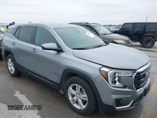 2024 GMC Terrain SLE with VIN 3GKALMEG4RL381266, listed as a IAAI auction lot 41580286 with 3,698 mi miles. Bid and sale history available at carsss.com. Image 1.