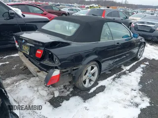 2006 BMW 3 Series 325Ci with VIN WBABW33476PX88778, listed as a IAAI auction lot 41305627 with 137,677 mi miles and . Bid and sale history available at carsss.com. Image 4.