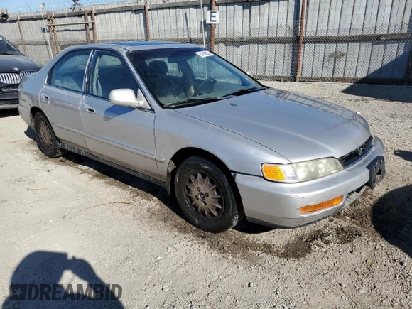 1996 Honda Accord EX with VIN 1HGCD5655TA106011, listed as a Copart auction lot 81959234 with 122,983 mi miles and Clean Title. Bid and sale history available at DreamBid. Image 4.