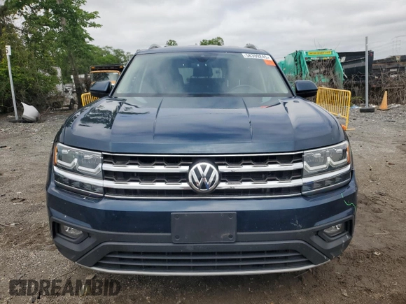 2018 Volkswagen Atlas SE with VIN 1V2LR2CA1JC557159, listed as a Copart auction lot 58399245 with Not provided miles and Salvage title. Bid and sale history available at DreamBid. Image 5.