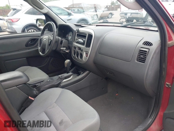 2005 Ford Escape XLT с VIN 1FMCU93185KB25796, выставлен на аукционе IAAI как лот 42374603 с пробегом 248 276 миль миль и . История ставок и продаж доступна на DreamBid. Изображение 5.