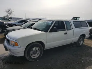 1997 GMC Sonoma SLS with VIN 1GTCS19X7V8517253, listed as a Copart auction lot 43829035 with 102,976 mi miles and Salvage Title. Bid and sale history available at carsss.com. Image 1.