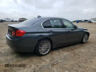 2013 BMW 3 Series 328i z VIN WBA3C1C51DF438527, wystawiony jako Copart lot #54416145 z przebiegiem 212 644 mil mil oraz Szkoda całkowita • Salvage title. Historia ofert i sprzedaży dostępna na DreamBid. Obrazek 3.