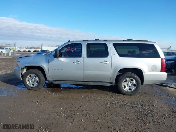 2013 Chevrolet Suburban LT with VIN 1GNSKJE70DR314805, listed as a IAAI auction lot 41120145 with 178,769 mi miles. Bid and sale history available at carsss.com. Image 15.