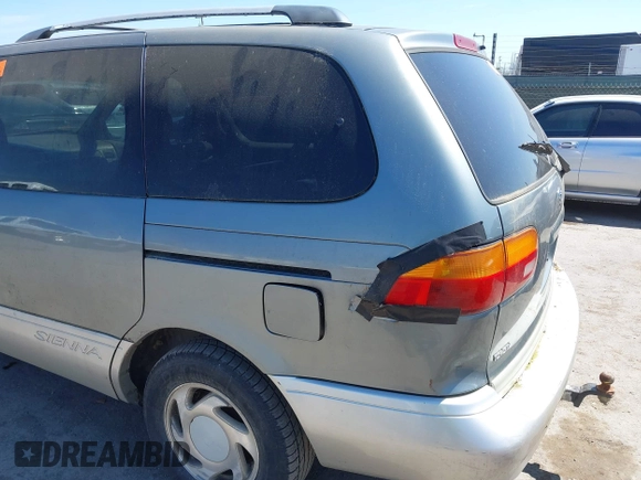 2000 Toyota Sienna LE with VIN 4T3ZF13C3YU248333, listed as a IAAI auction lot 42149735 with 1 mi miles. Bid and sale history available at carsss.com. Image 12.