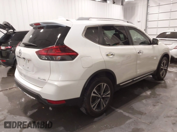 2018 Nissan Rogue SV z VIN 5N1AT2MV4JC809851, wystawiony jako IAAI lot #42018363 z przebiegiem 67 917 mil mil oraz . Historia ofert i sprzedaży dostępna na DreamBid. Obrazek 4.