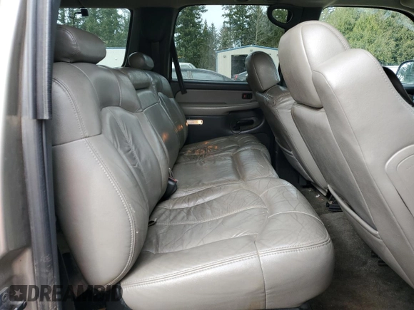 2000 Chevrolet Suburban LS with VIN 3GNGK26U3YG172343, listed as a Copart auction lot 47106575 with 339,445 mi miles and Clean Title. Bid and sale history available at carsss.com. Image 11.