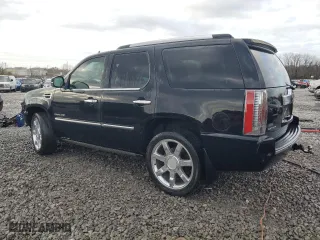 2011 Cadillac Escalade Platinum Edition with VIN 1GYS3DEFXBR345999, listed as a Copart auction lot 84712534 with 189,219 mi miles and Salvage Title. Bid and sale history available at carsss.com. Image 2.