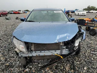 2010 Ford Fusion SE с VIN 3FAHP0HA8AR247611, выставлен на аукционе Copart как лот 62086875 с пробегом 186 109 миль миль и На запчасти • Non repairable. История ставок и продаж доступна на DreamBid. Изображение 5.