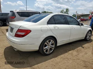2012 Mercedes-Benz C 300 Sport z VIN WDDGF8BBXCA669679, wystawiony jako Copart lot #60493685 z przebiegiem 143 795 mil mil oraz Czysty tytuł • Clean title. Historia ofert i sprzedaży dostępna na DreamBid. Obrazek 3.