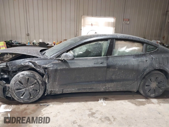 2025 Tesla Model 3 Long Range with VIN 5YJ3E1EA4SF913869, listed as a IAAI auction lot 41416608 with 1,141 mi miles and . Bid and sale history available at DreamBid. Image 14.