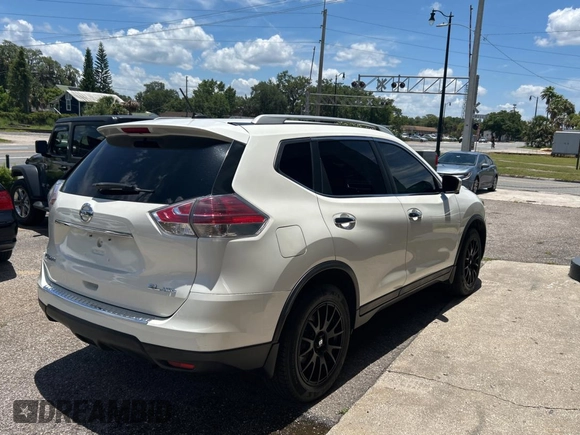 2015 Nissan Rogue SL with VIN 5N1AT2MVXFC762655, listed as a Copart auction lot 61840345 with 128,624 mi miles and Clean title. Bid and sale history available at DreamBid. Image 4.