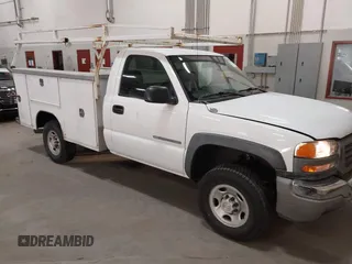 2004 GMC Sierra 1500 with VIN 1GDHC24U94E215240, listed as a IAAI auction lot 41332466 with 104,000 mi miles and . Bid and sale history available at DreamBid. Image 1.