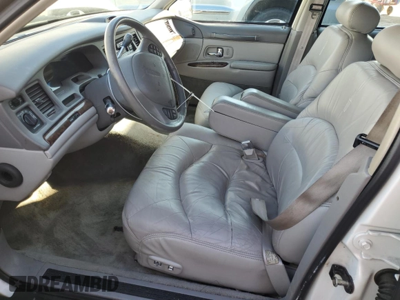 1997 Lincoln Town Car Signature z VIN 1LNLM82W9VY633666, wystawiony jako Copart lot #45396215 z przebiegiem 100 182 mil mil oraz Szkoda całkowita • Salvage title. Historia ofert i sprzedaży dostępna na DreamBid. Obrazek 7.