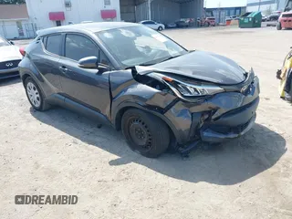 2020 Toyota C-HR LE z VIN NMTKHMBX4LR111797, wystawiony jako IAAI lot #42122726 z przebiegiem 62 138 mil mil oraz . Historia ofert i sprzedaży dostępna na DreamBid. Obrazek 1.
