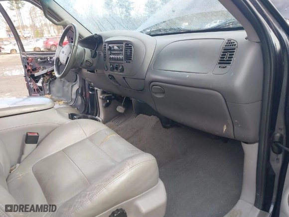 2001 Ford F-150 SuperCrew XLT with VIN 1FTRW08L71KF47826, listed as a IAAI auction lot 41855653 with 193,320 mi miles. Bid and sale history available at carsss.com. Image 5.