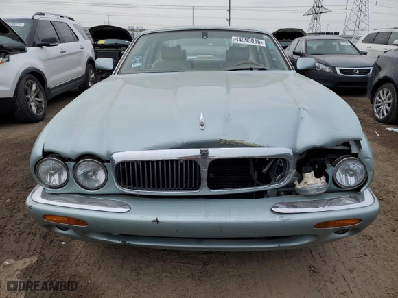 2000 Jaguar XJ with VIN SAJDA14C2YLF16982, listed as a Copart auction lot 44993015 with 113,629 mi miles and Clean Title. Bid and sale history available at carsss.com. Image 5.