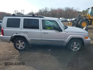 2009 Jeep Commander Sport with VIN 1J8HG48K39C553953, listed as a IAAI auction lot 41863115 with 175,461 mi miles. Bid and sale history available at carsss.com. Image 13.