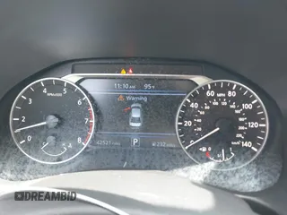 2024 Nissan Altima SV z VIN 1N4BL4DV4RN322031, wystawiony jako IAAI lot #42503600 z przebiegiem 42 521 mil mil oraz . Historia ofert i sprzedaży dostępna na DreamBid. Obrazek 7.