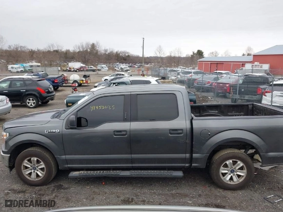 2018 Ford F-150 XL with VIN 1FTEW1CB8JFC64900, listed as a IAAI auction lot 41453035 with NaN miles. Bid and sale history available at carsss.com. Image 14.