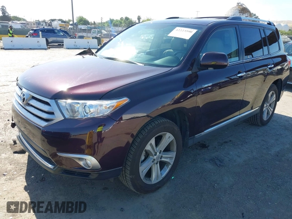 2013 Toyota Highlander Limited z VIN 5TDDK3EH7DS276173, wystawiony jako IAAI lot #42223590 z przebiegiem 45 821 mil mil oraz . Historia ofert i sprzedaży dostępna na DreamBid. Obrazek 17.