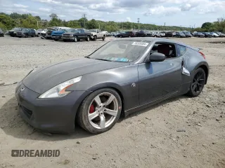 2010 Nissan 370Z Touring z VIN JN1AZ4EH6AM502380, wystawiony jako Copart lot #54293755 z przebiegiem Nie podano mil oraz Nie do naprawy • Non repairable. Historia ofert i sprzedaży dostępna na DreamBid. Obrazek 1.