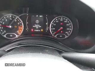 2015 Jeep Renegade Latitude with VIN ZACCJBBT6FPB28081, listed as a IAAI auction lot 42217931 with 212,027 mi miles. Bid and sale history available at carsss.com. Image 7.