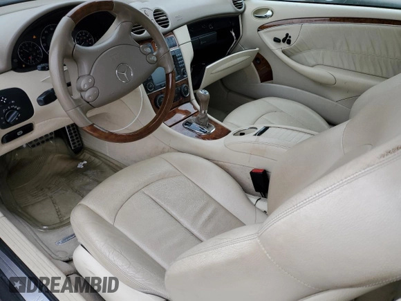 2008 Mercedes-Benz CLK 350 z VIN WDBTJ56H48F248361, wystawiony jako Copart lot #42920615 z przebiegiem 124 624 mil mil oraz Szkoda całkowita • Salvage title. Historia ofert i sprzedaży dostępna na DreamBid. Obrazek 8.