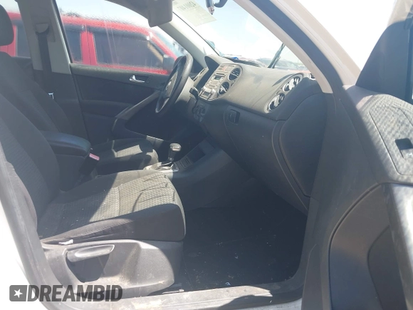 2010 Volkswagen Tiguan S with VIN WVGAV7AX0AW508232, listed as a IAAI auction lot 42001407 with Not provided miles and . Bid and sale history available at DreamBid. Image 5.